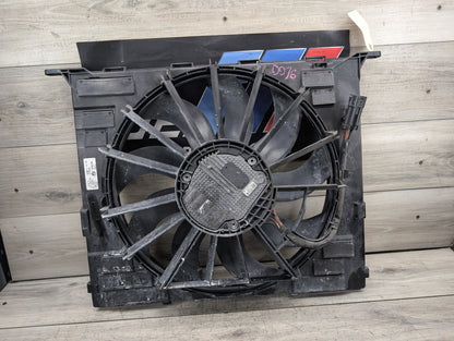 2016 - 2017 BMW 750i G12 Radiator Fan Shroud Housing w/ Motor 8619625 N63B44O2