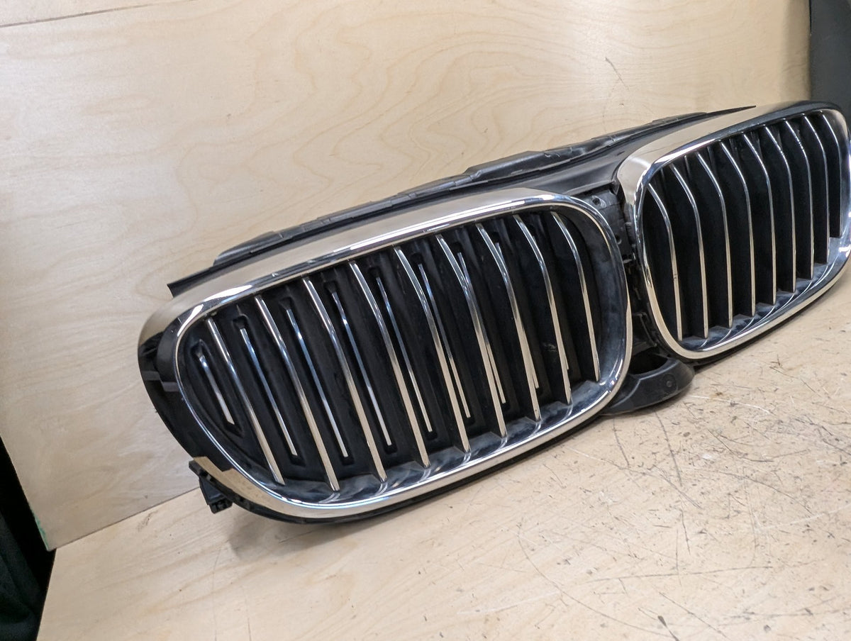 16-19 BMW G12 Front Bumper Radiator Air Flap Shutter w/ Kidney Grilles OEM
