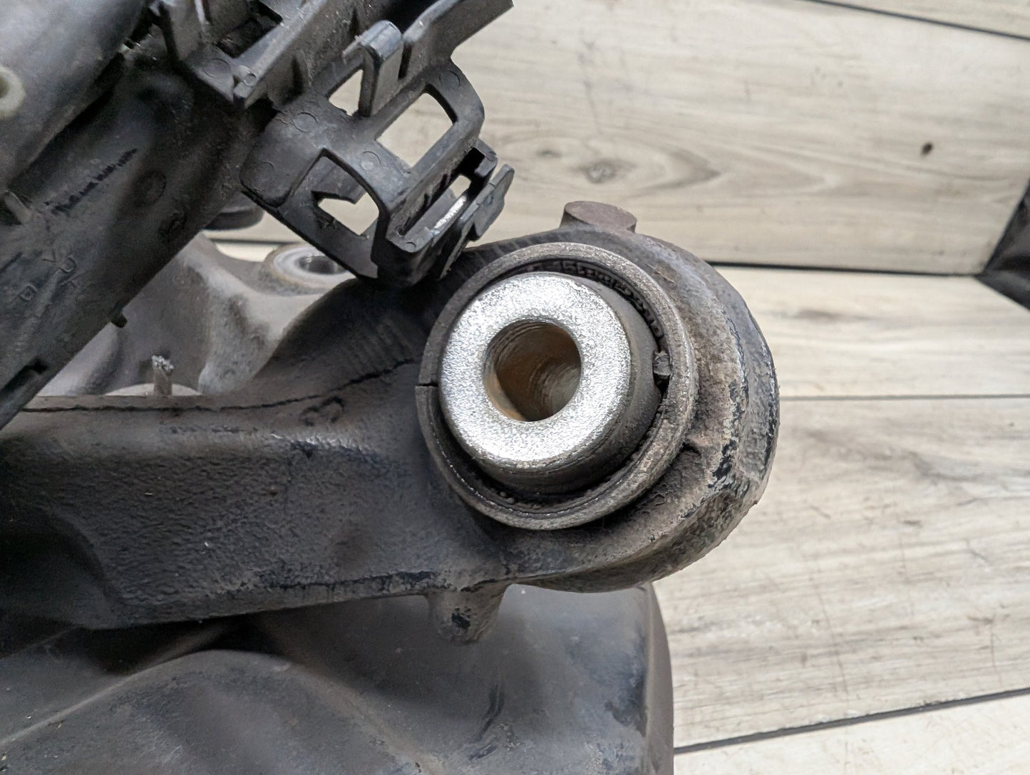 2014-2019 BMW 340 F34 Rear Left Driver Spindle Knuckle w/ Bearing 6798983