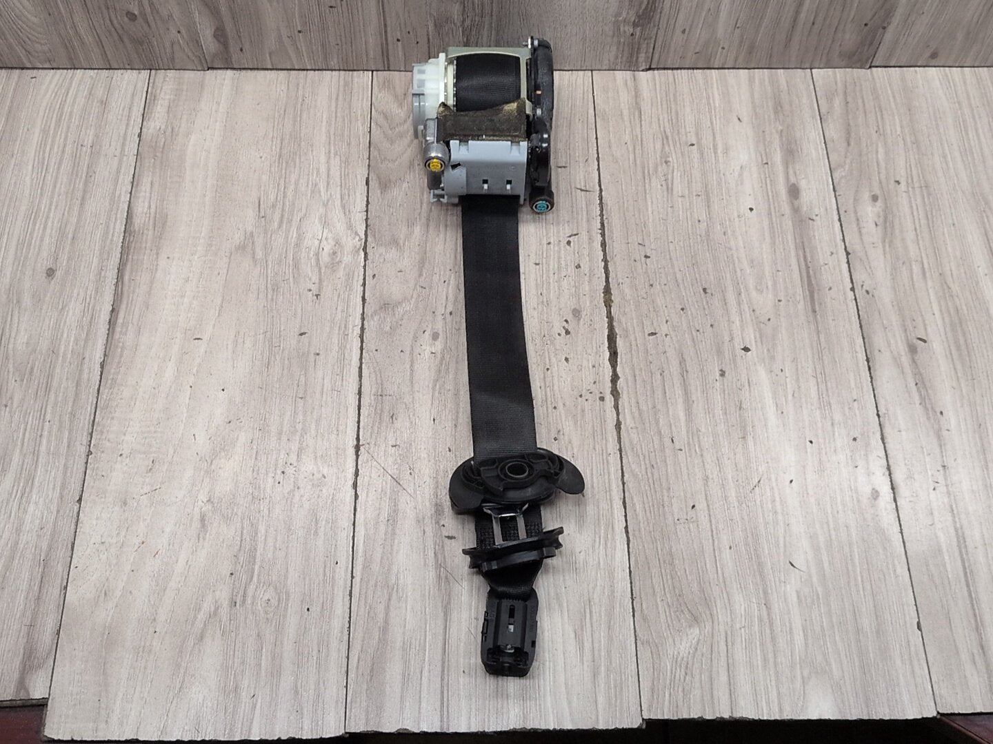 2015-2018 Audi Q3 8U Front Left Driver Seatbelt Seat Belt Retractor 8U0857705F
