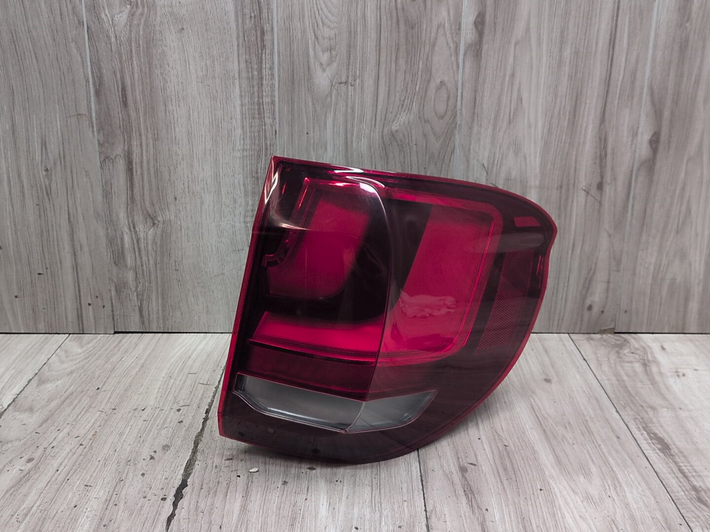 14-18 BMW OEM F15 F85 X5 X5M Rear Right Passenger Side Outer Stop Tail Light