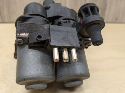 2009-2011 Mercedes-Benz SLK-Class R171 Engine Water Heater Valve A0048302084