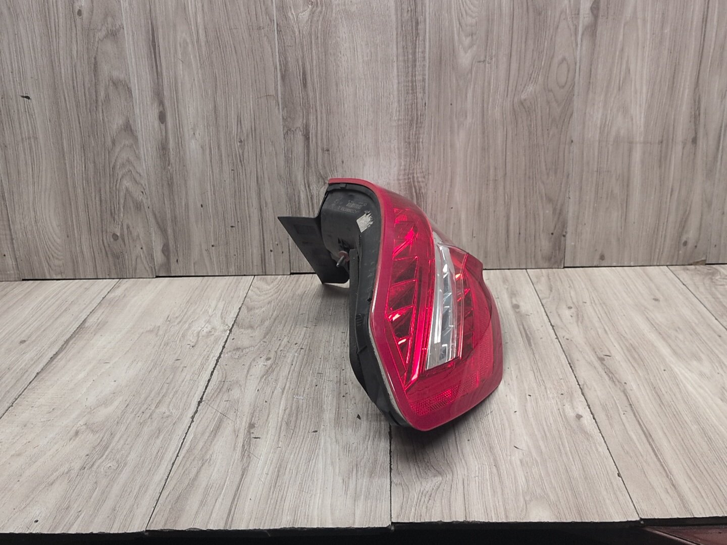 2009-2012 Mercedes-Benz E550 W212 Rear Left Driver Outer Tail Light A2129060758