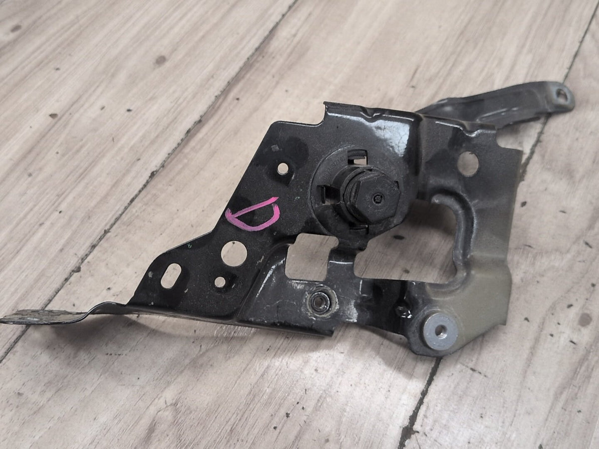 19-25 OEM BMW G20 330 M340 Front Left Driver Side Fender Holder Bracket SET