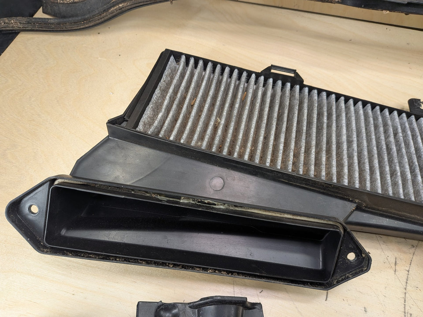 06-13 OEM BMW E90 E92 E93 328 335 Cabin Air Filter Cowl Housing Lower Upper SET