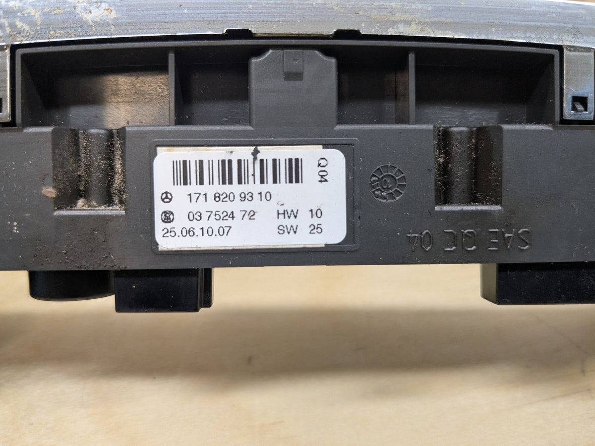 2009-2011 Mercedes-Benz SLK-Class R171 Hazard Warning Switch A1718209310 OEM