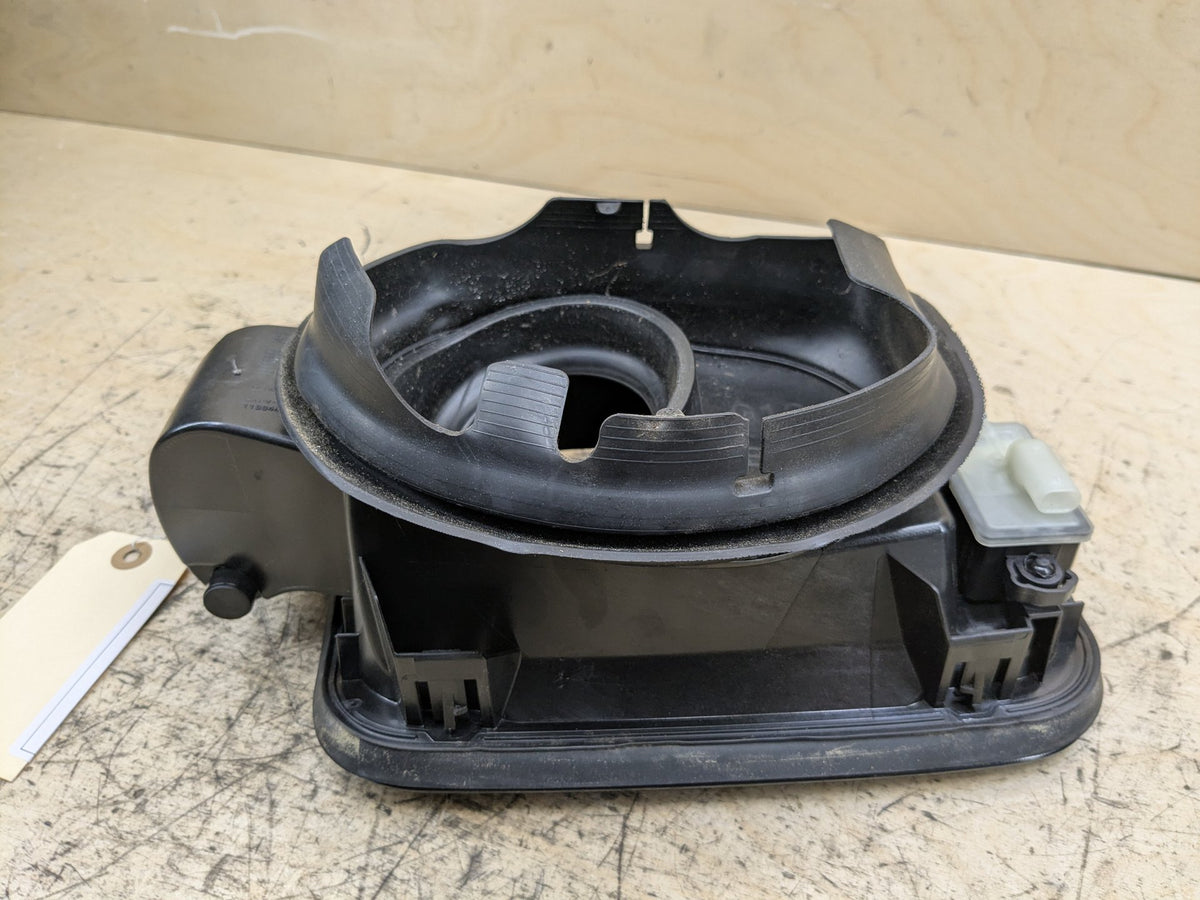 2016-2019 BMW 740i G12 Gas Cover Assembly 7358677 OEM
