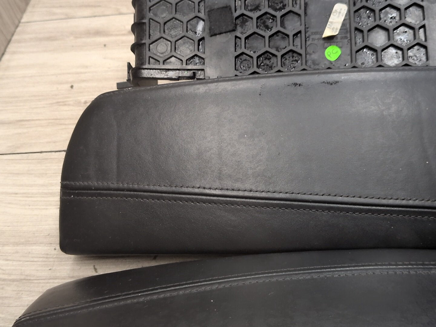 2007-2013 BMW X5 E70 Center Console Armrest Arm Rest 6969544