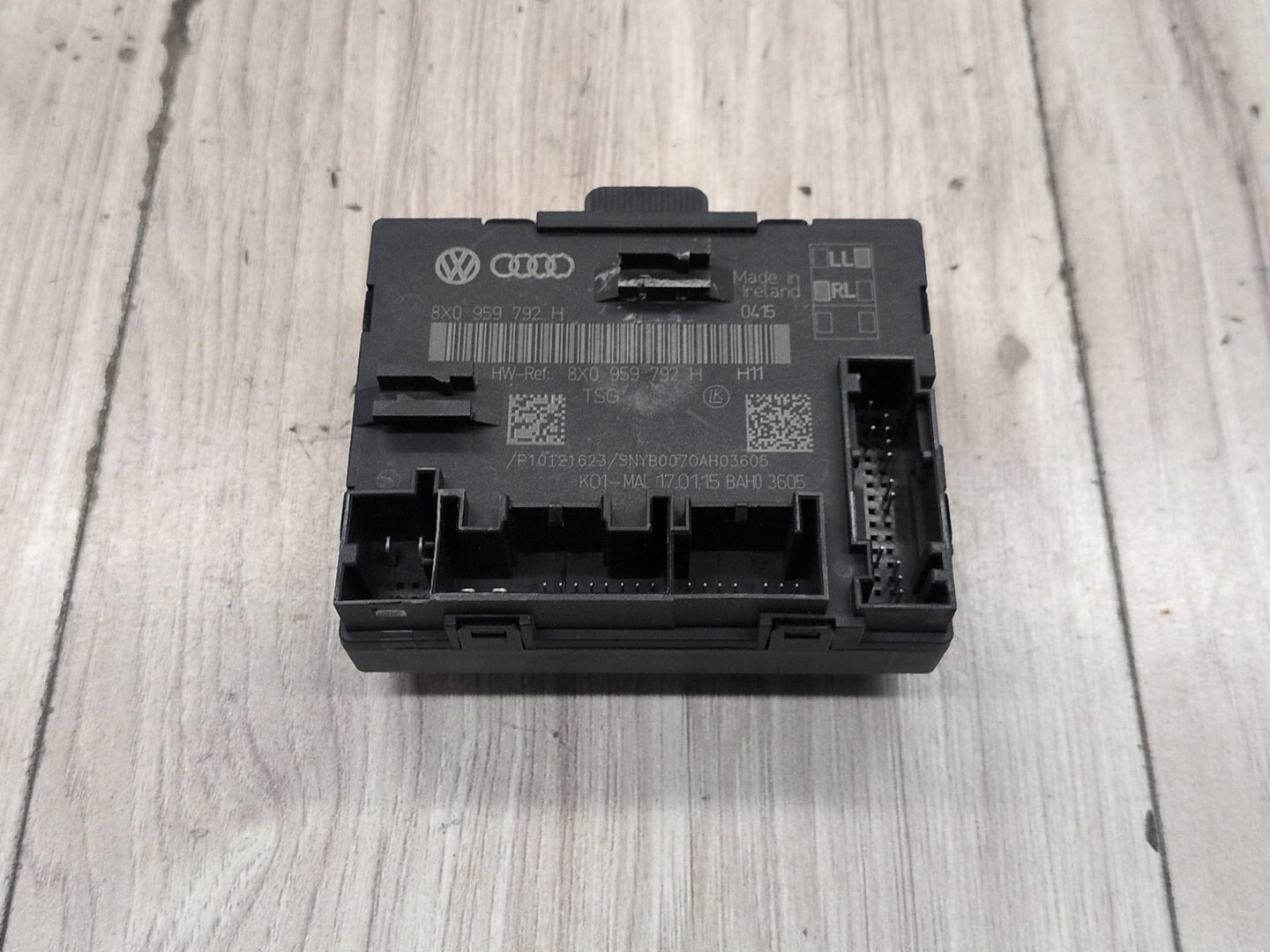 15-18 OEM Audi Q3 Front Right Passenger Side Door Control Module 8X0959792H