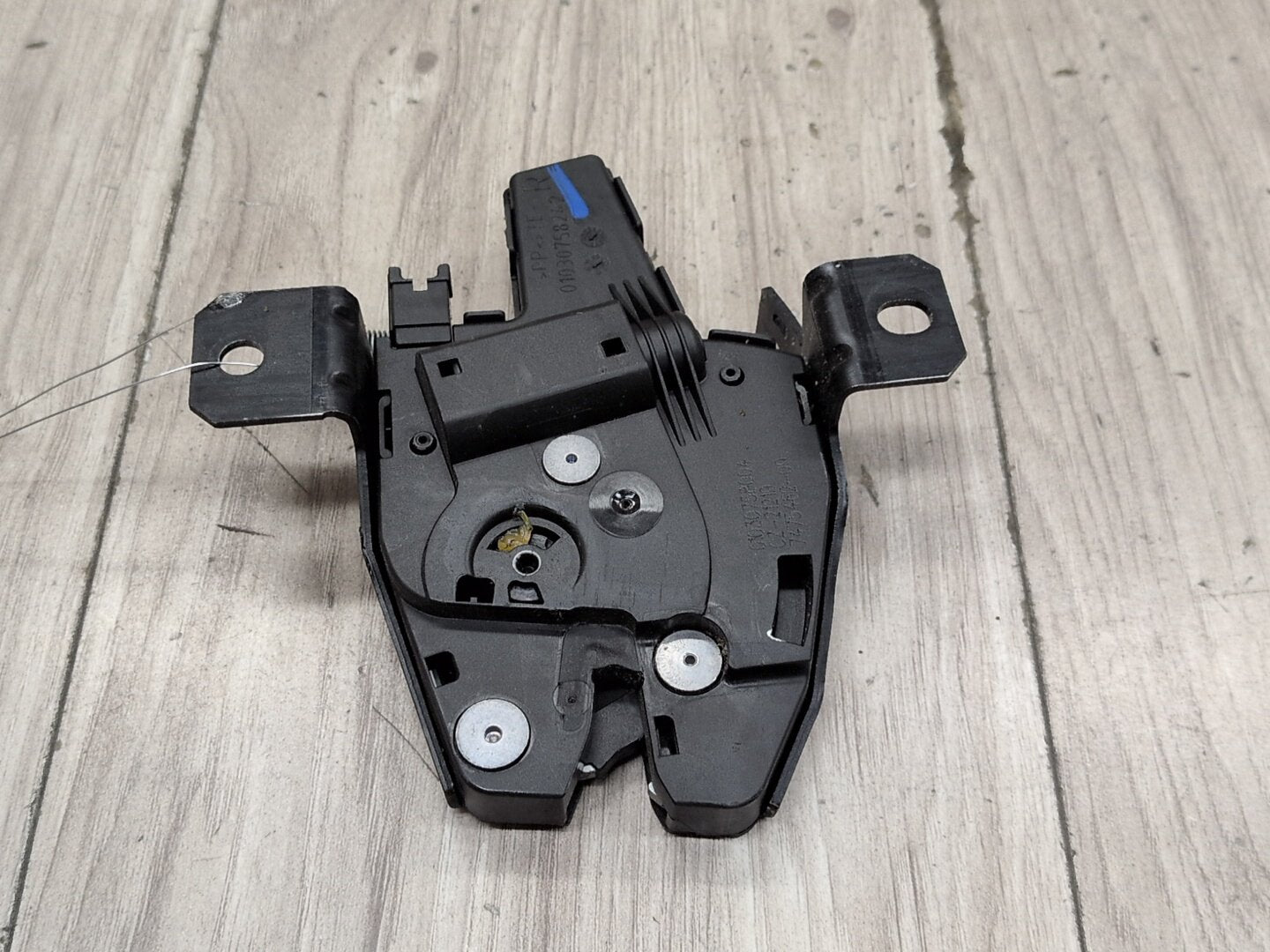 2019 - 2026 BMW X5 G05 Lower Liftgate Tailgate Lock Latch Actuator 7475462 N63B44M3