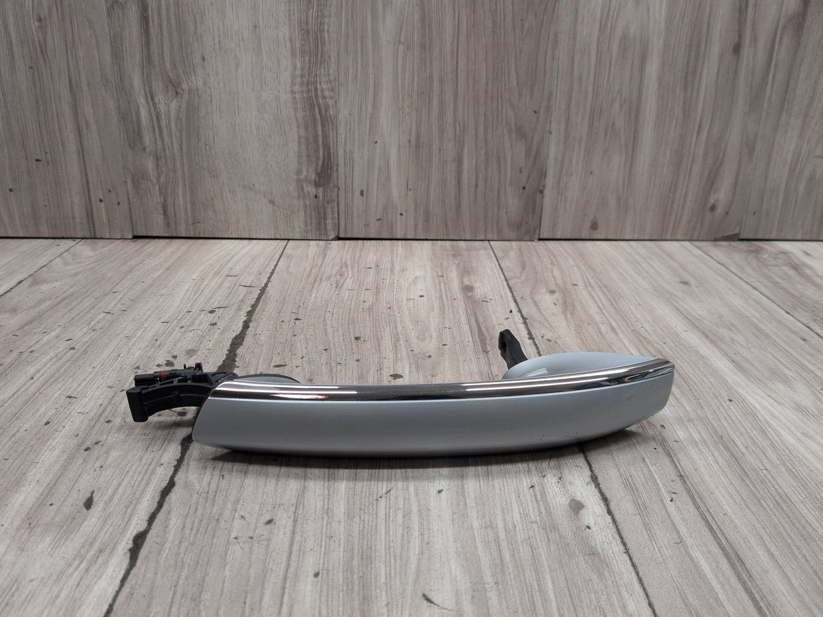 2016-2019 BMW 740Li G12 Rear Left Door Handle w/ Comfort Access 7411033 OEM