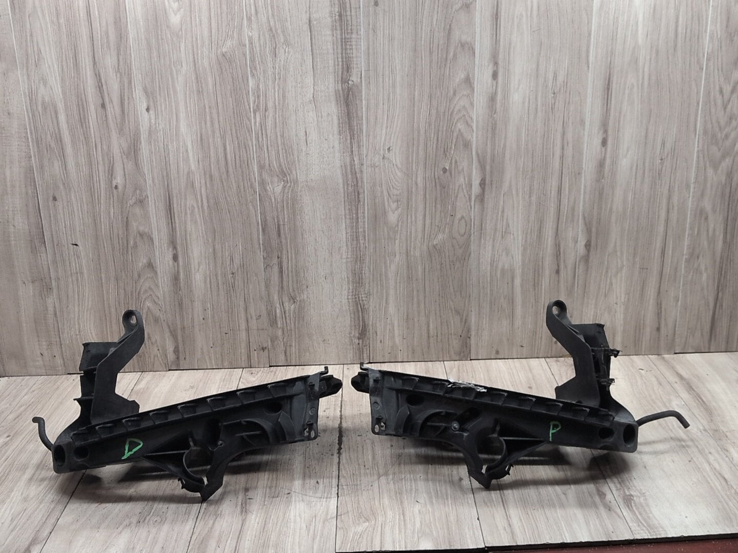 08-17 OEM Audi S5 8T Left Right Driver Passenger Headlight Bracket 89392979