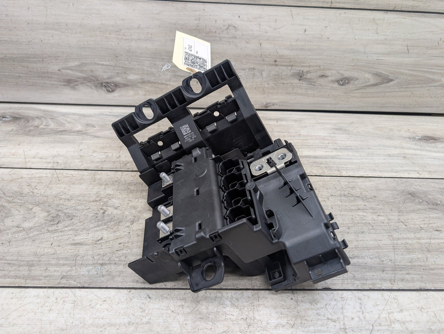 2018 - 2024 BMW X3 G01 Rear Battery B+ Terminal Junction Point Relay Fuse Box 6841701 B46B20O1