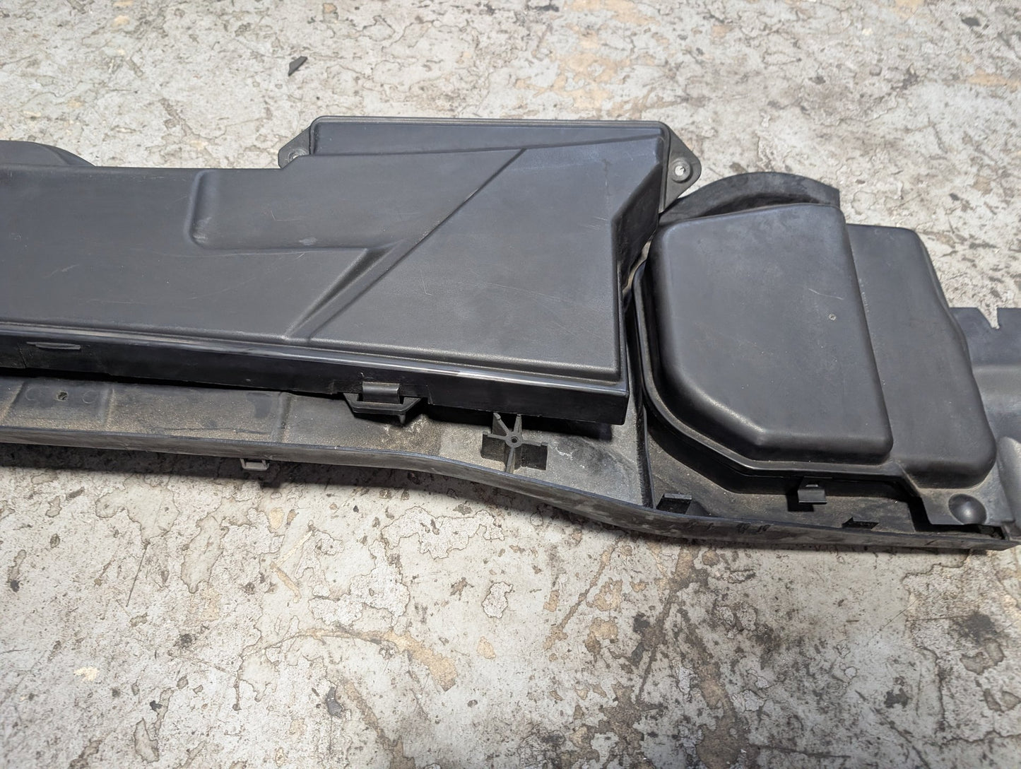 08-13 OEM BMW E82 E88 128 135i Lower Upper Cowl Housing Panel Cabin Air Filter