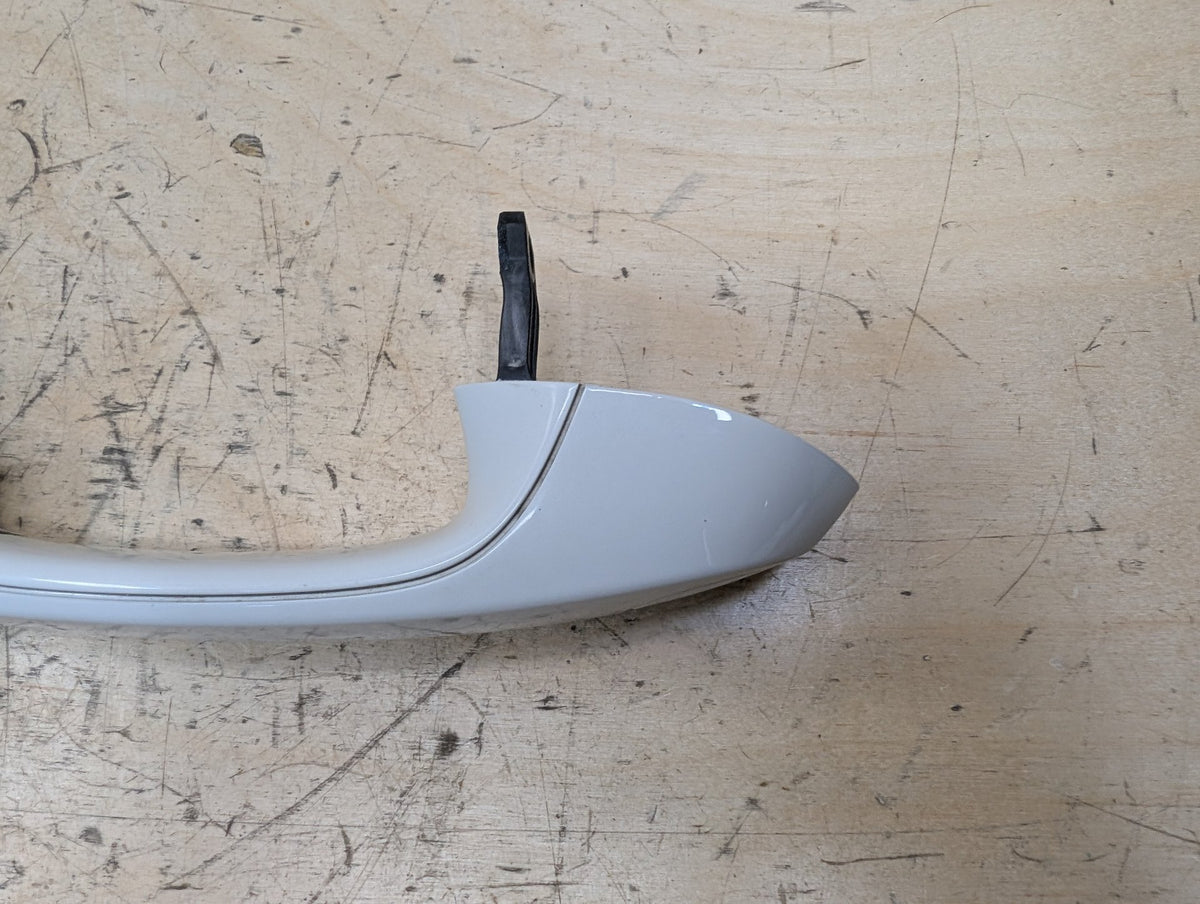 2019-2026 BMW 330i G20 Front Left Driver Exterior Door Handle 7470567 OEM