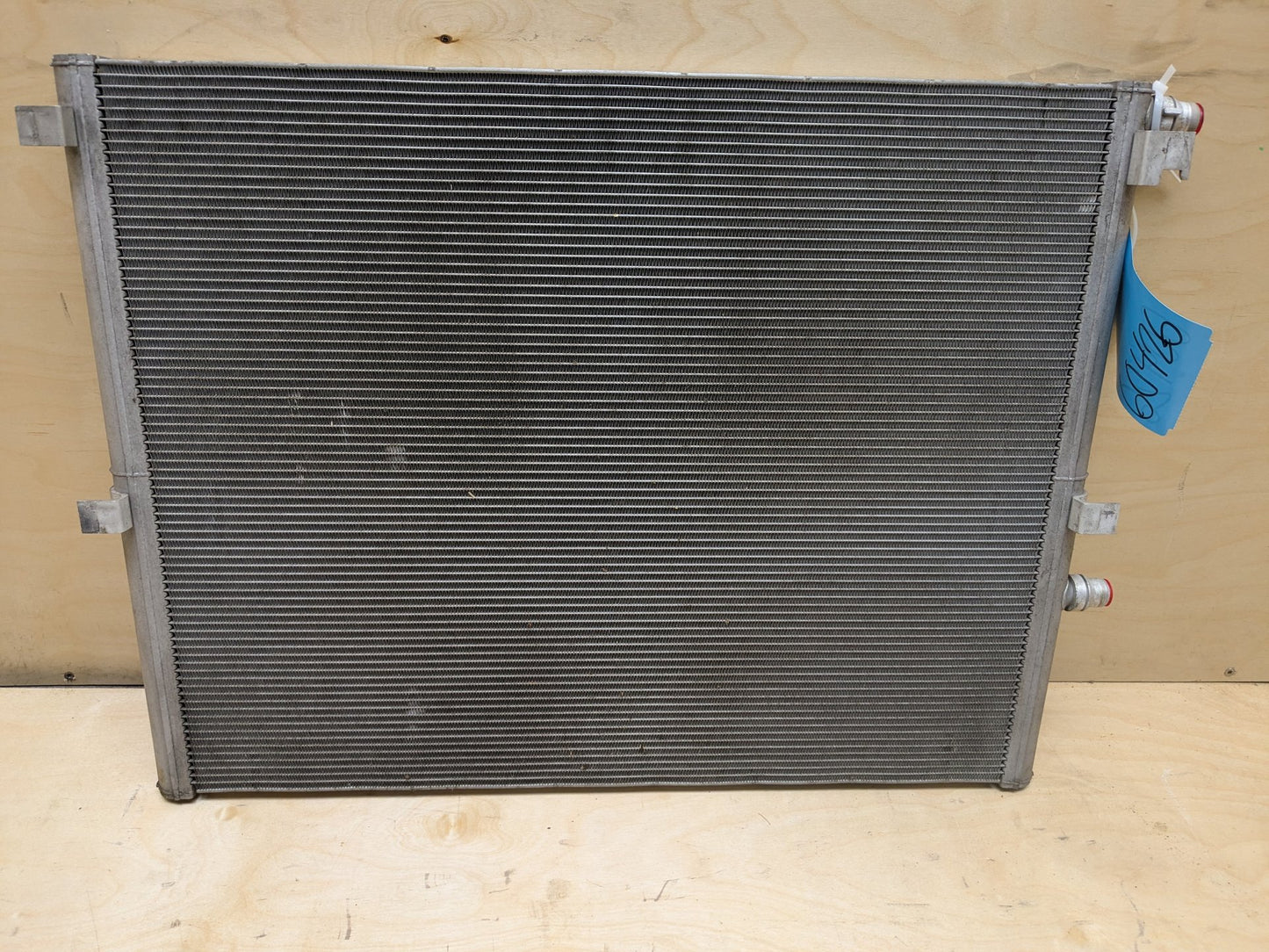 2017-2023 BMW 530i G30 Cooling Radiator 8484638