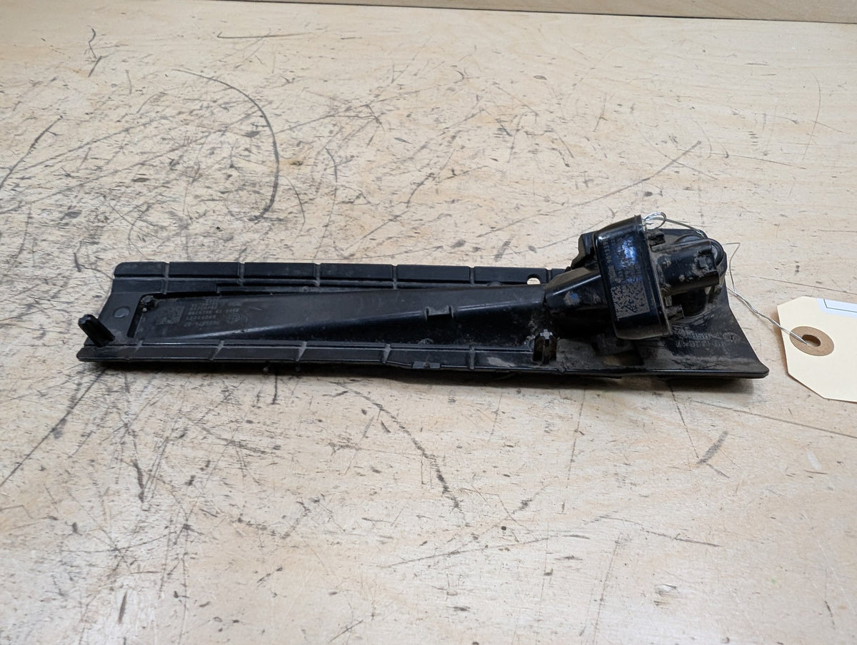2019-2026 BMW X5 G05 Right Passenger Side Skirt Rocker Panel Carpet Light Module 7946664 OEM