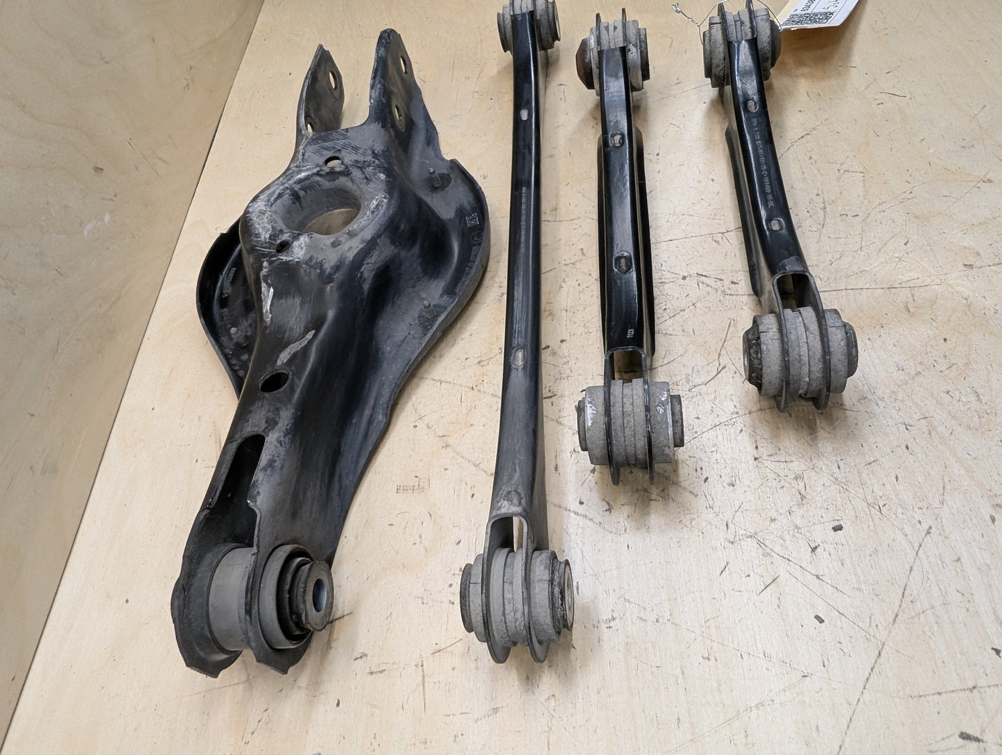 2012-2018 BMW 320i F30 Rear Left Driver Control Arms SET 6792539