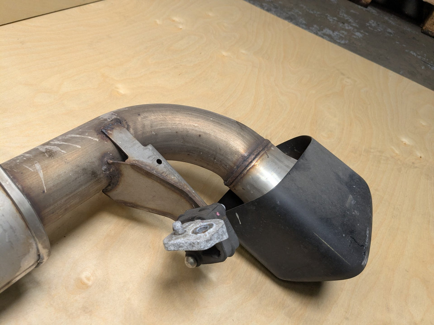 2018 - 2024 BMW X3 G01 Rear Exhaust Muffler 8693952 B58B30O1