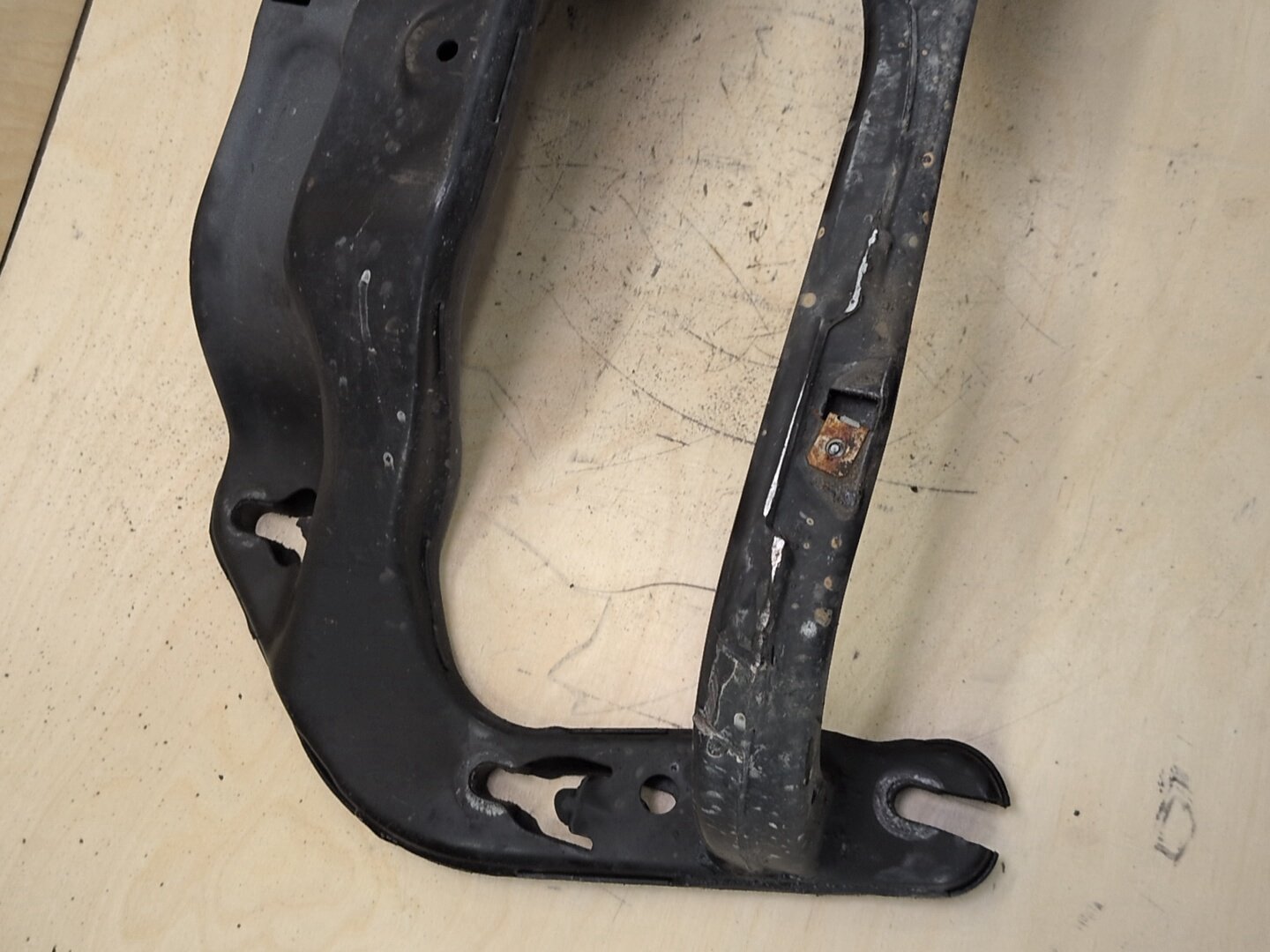 OEM BMW E70 F15 F16 F85 F86 X5 X6 Transmission Crossmember Support Mount Bracket