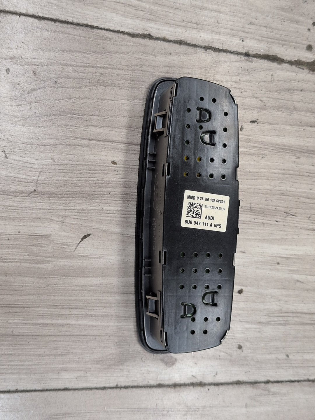 2015-2018 Audi Q3 8U Rear Overhead Dome Light Switch Module 8U0947111A