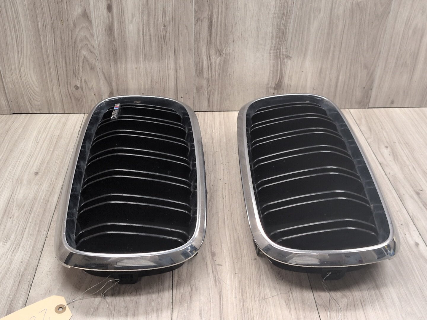 2015 - 2019 BMW X6 F86 Front Left Right Upper Bumper Cover Kidney Grilles SET 8056769 S63B44T2