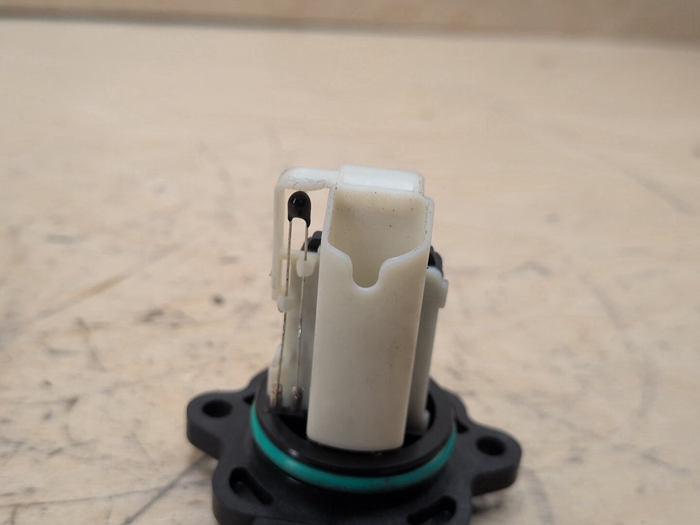 OEM BMW E82 E88 E90 E92 E93 328 Engine N51 N52 Air Flow Mass MAF Sensor Meter