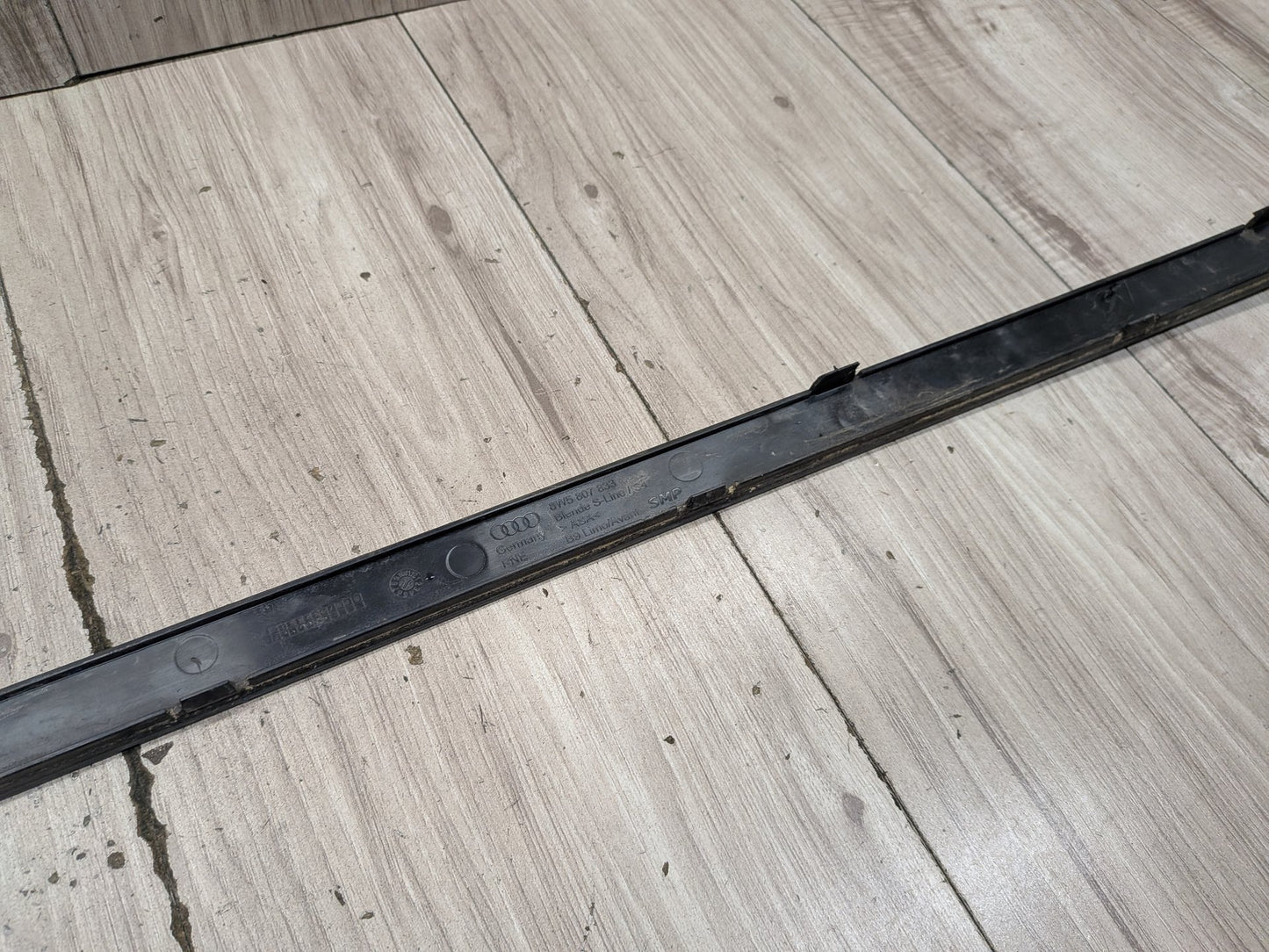 17-18 OEM Audi A4 S4 Rear Bumper Center LowerTrim Molding 8W5807833