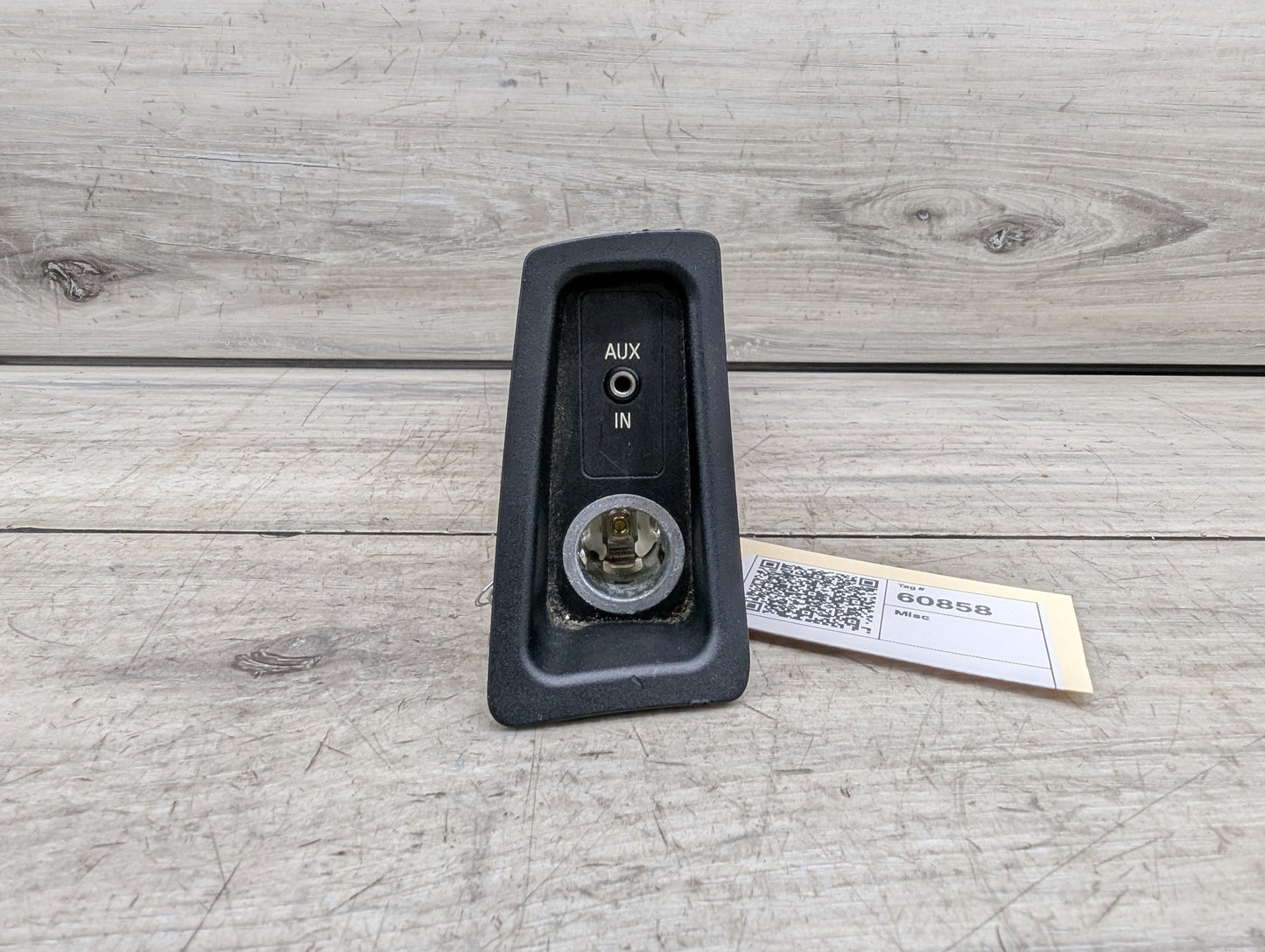 2008-2013 BMW 128i E82 AUX/ USB Charger Port Socket 6930561