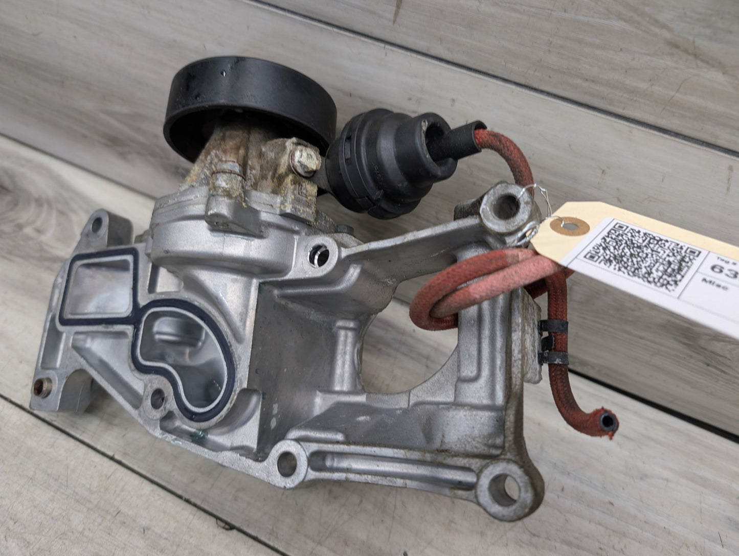 OEM BMW F22 F23 F30 G01 G02 230 330 X3 Engine B46 B48 Coolant Pump With Support