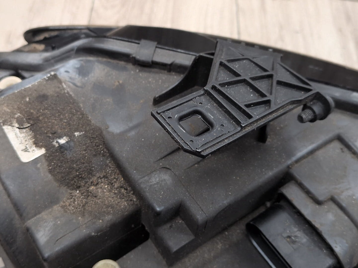 2009-2012 Audi S4 B8 Front Left Driver Halogen Headlight 8K0941003R OEM