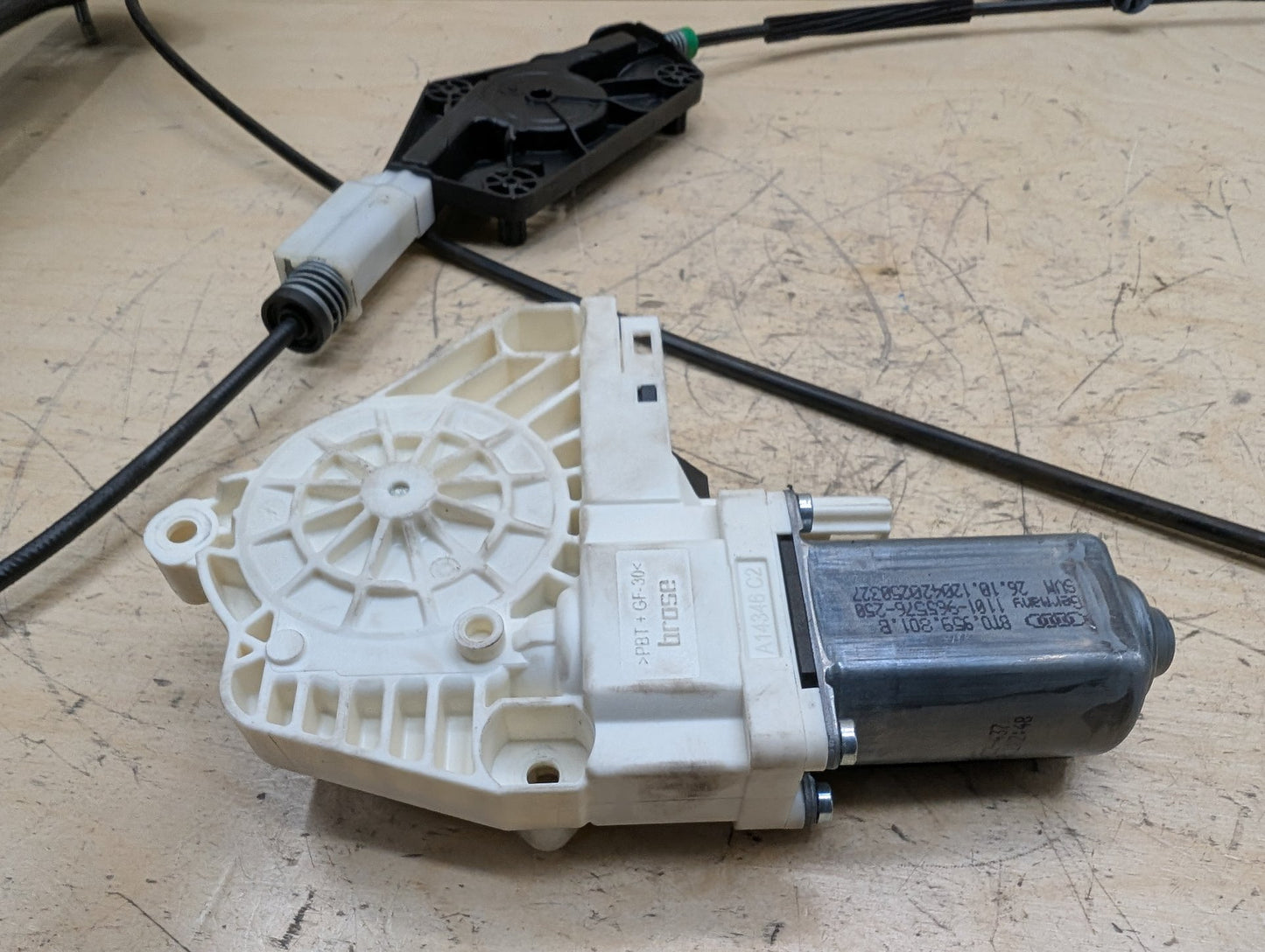 2011-2017 Audi RS5 8T Front Left Driver Door Window Glass Regulator w/ Motor 8T0837461C