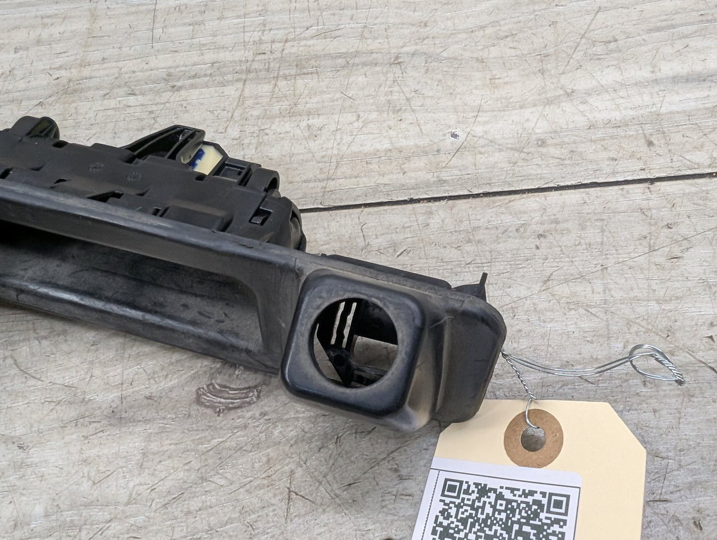 OEM BMW G30 530 540 M550 M5 X5 Rear View Camera Trunk Lid Handle Push Button