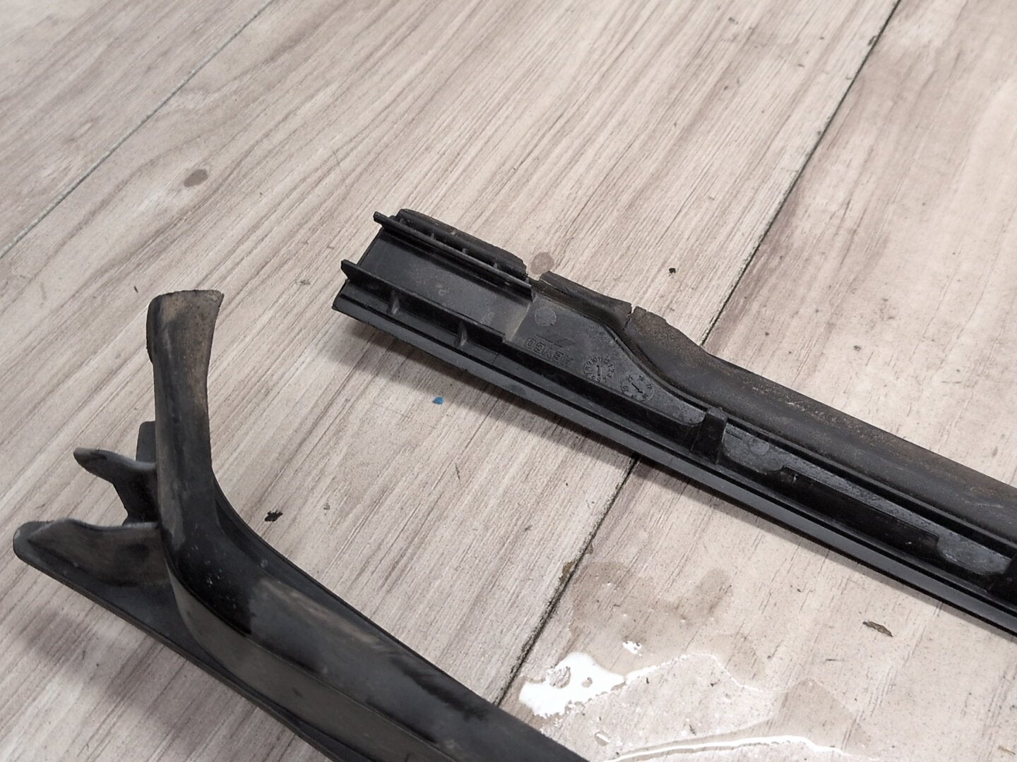 2018-2024 BMW X3 G01 Front Left Right Side Windshield Drip Trim Molding SET 7399031