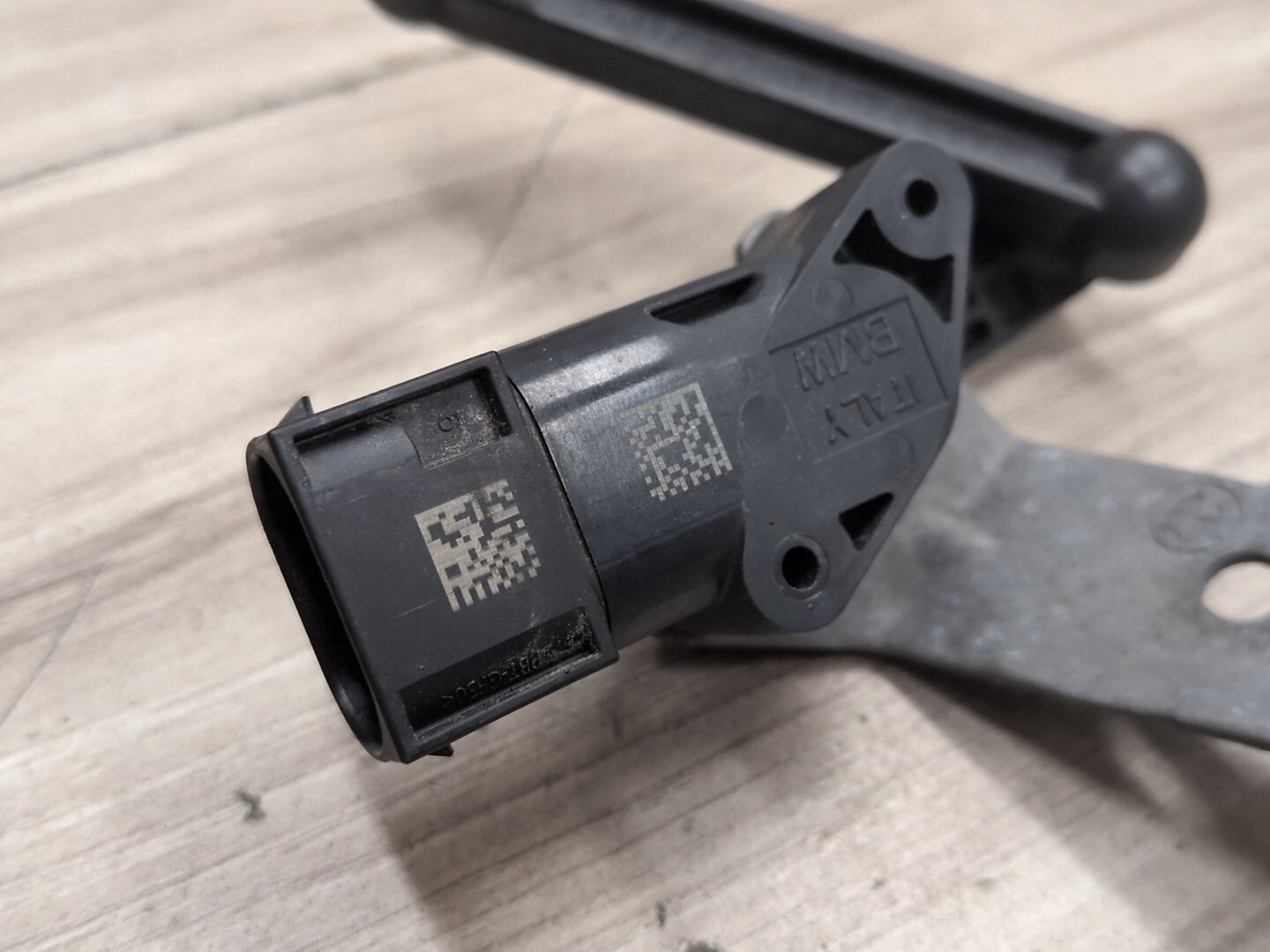 2019-2026 BMW M340i G20 Suspension Height Level Sensor 6895466