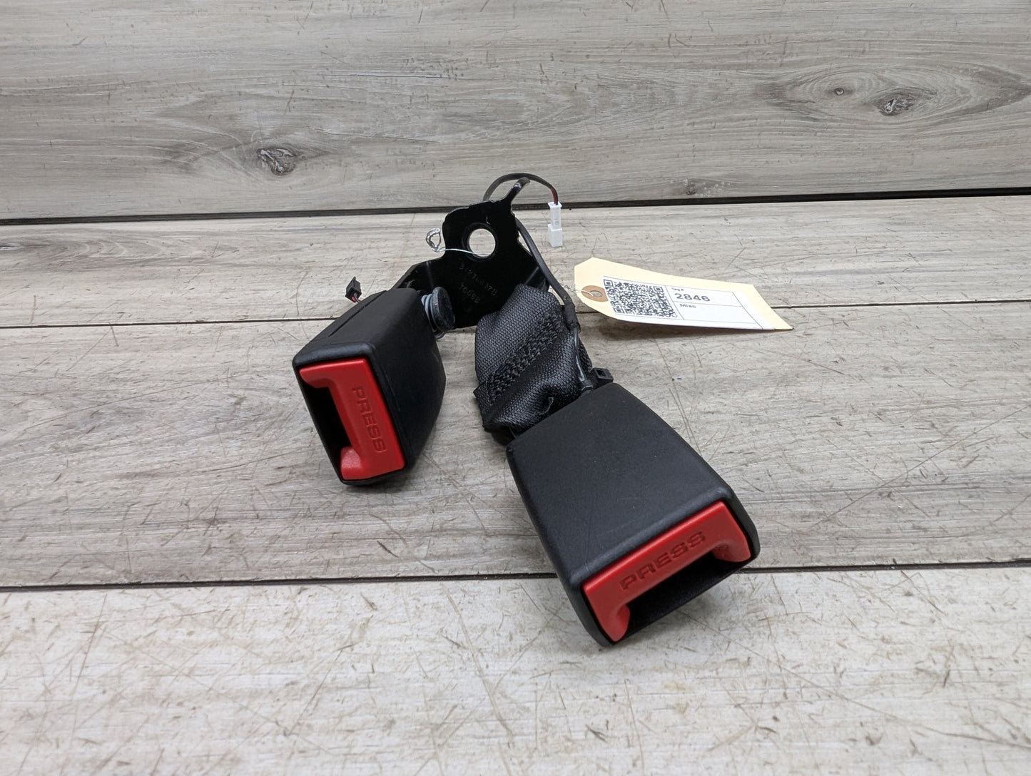 OEM BMW G01 G02 F97 F98 X3 REAR Right Passenger Side SeatBelt Seat Belt Buckle