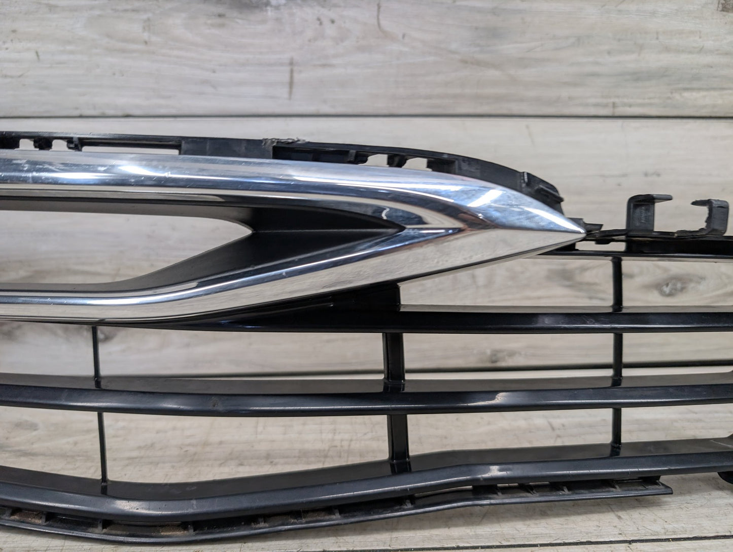 2017-2023 BMW 530i G30 Front Right Passenger Bumper Cover Grille 7385278