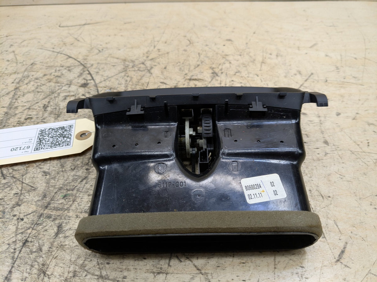 06-11 OEM BMW E90 E91 328 330 335 M3 Sedan Interior Central Console Rear Vent