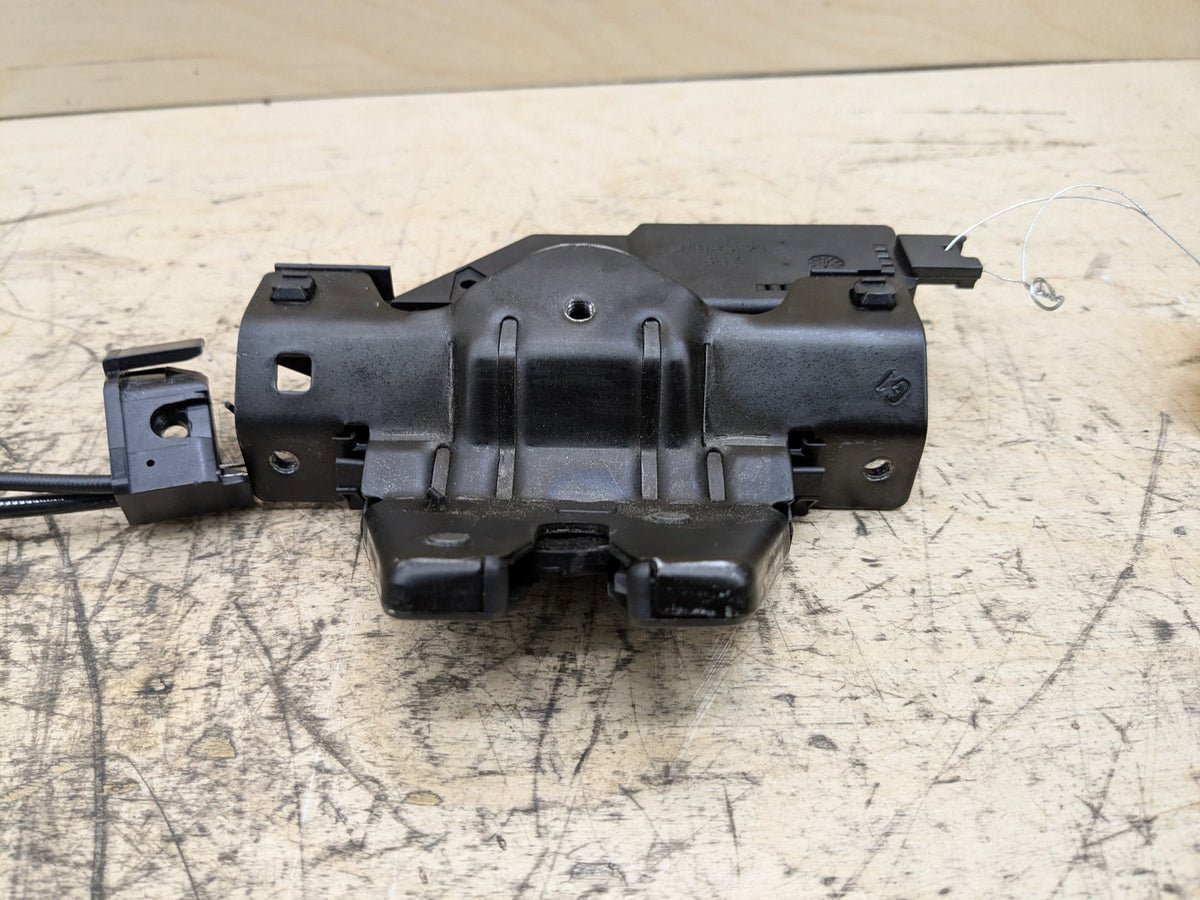 2007-2013 BMW 328i E92 Liftgate Trunk Lid Lock Latch Actuator 8196401 OEM