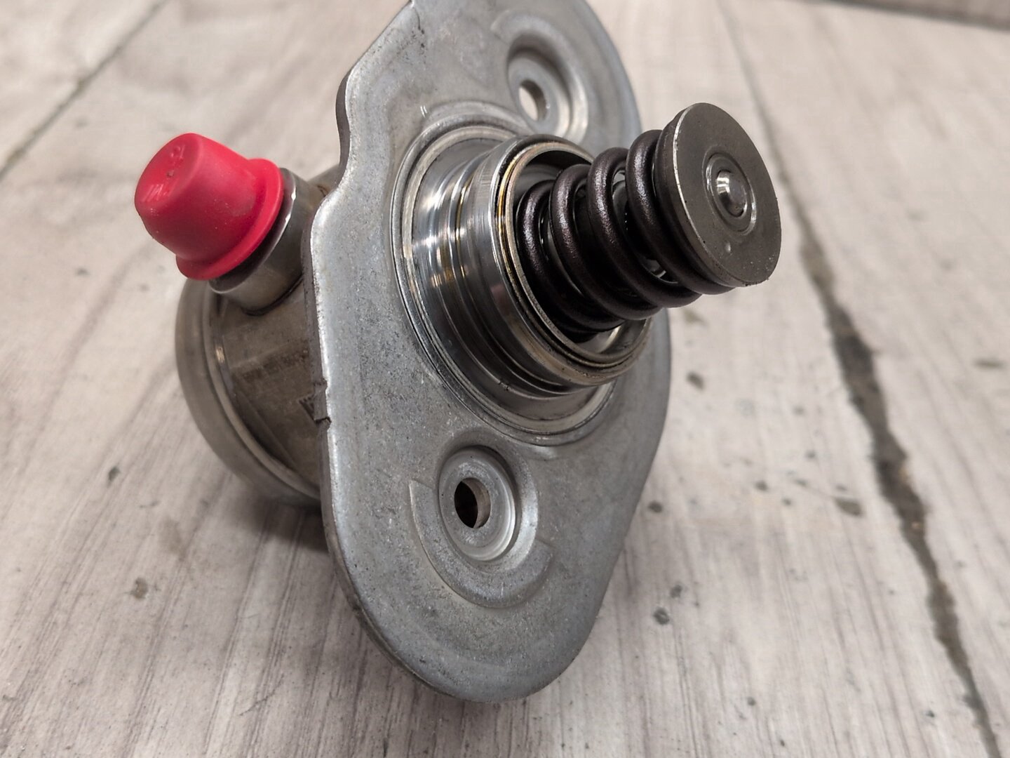 16-20 OEM BMW G11 G12 750 G30 M550 Engine N63R HPFP High Pressure Fuel Pump 5-8