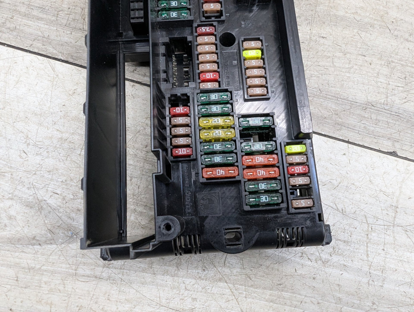 2011-2016 BMW 535i F10 Front Power Distribution Fuse Box 9210861