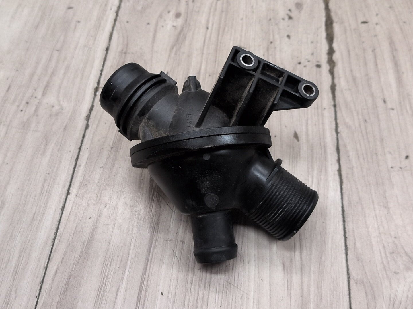 OEM BMW F10 F15 F22 F25 F30 F32 Engine N20 N26 Water Coolant Thermostat Housing