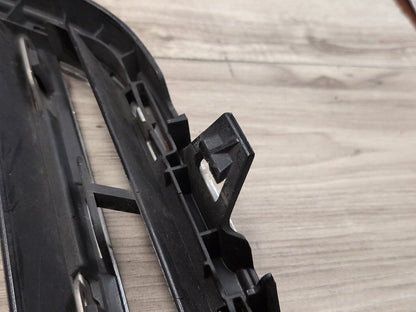 2009-2012 Mercedes-Benz E550 W212 Front Middle Center Bumper Cover Grille A2128800583 OEM
