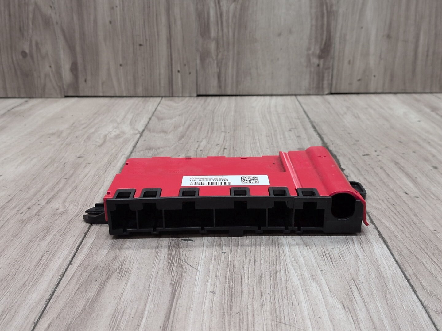 OEM BMW F22 F30 F32 F36 F80 F82 Positive Battery Distributor B+ Power Fuse Box