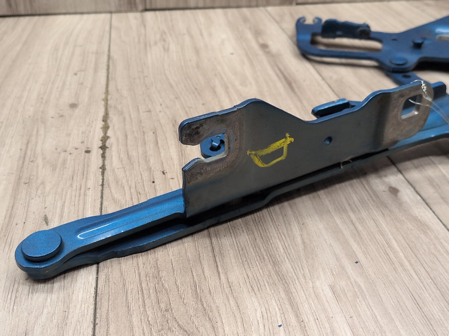 OEM BMW F15 F16 F85 X5 X6 Left Right Hood Hinge Support Bracket Brace SET