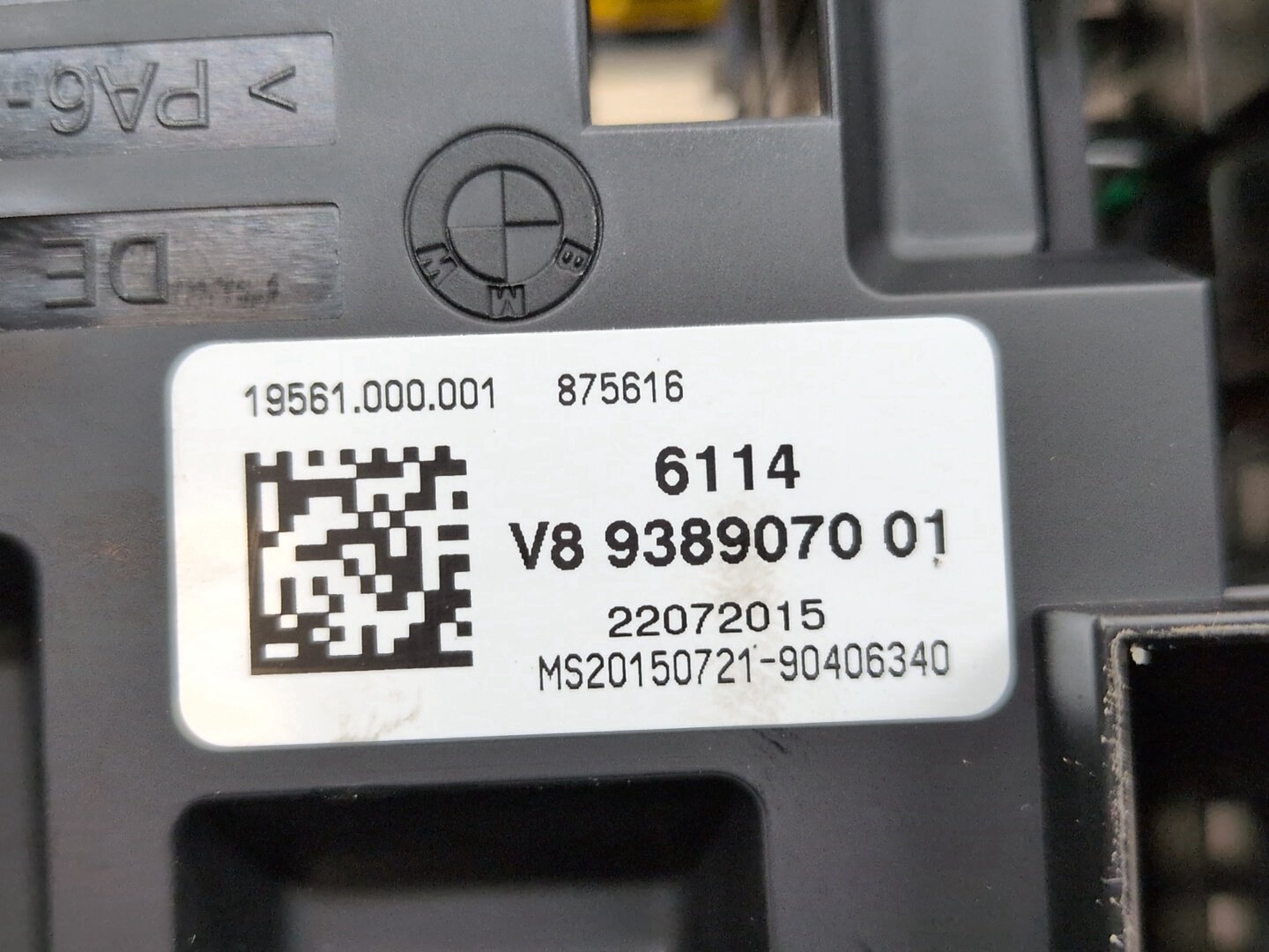 2014-2020 BMW 435i F32 Front Power Distribution Fuse Box 9389070