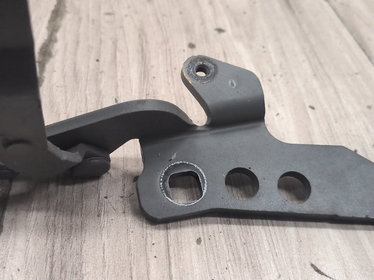 2004-2010 BMW M6 E64 Hood Bonnet Hinges SET 7064159 OEM