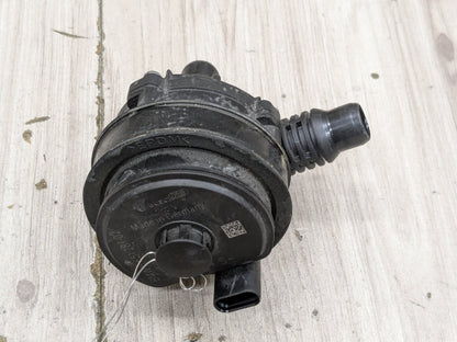 *OEM BMW G01 G05 G20 G22 G30 G42 G80 G82 G83 M3 M4 Engine Auxiliary Water Pump