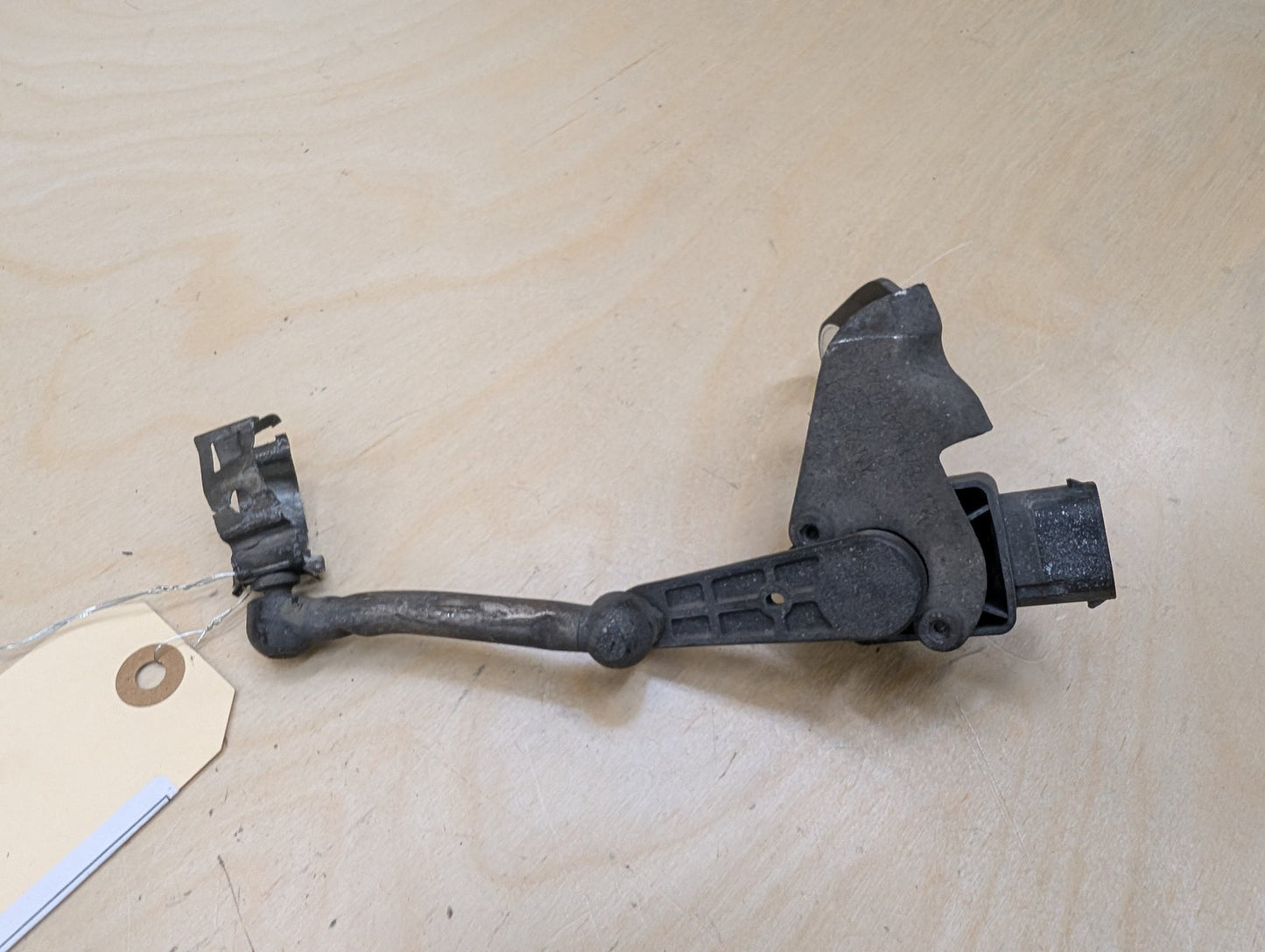 2007-2013 BMW 335i E93 Suspension Height Level Sensor 6778813