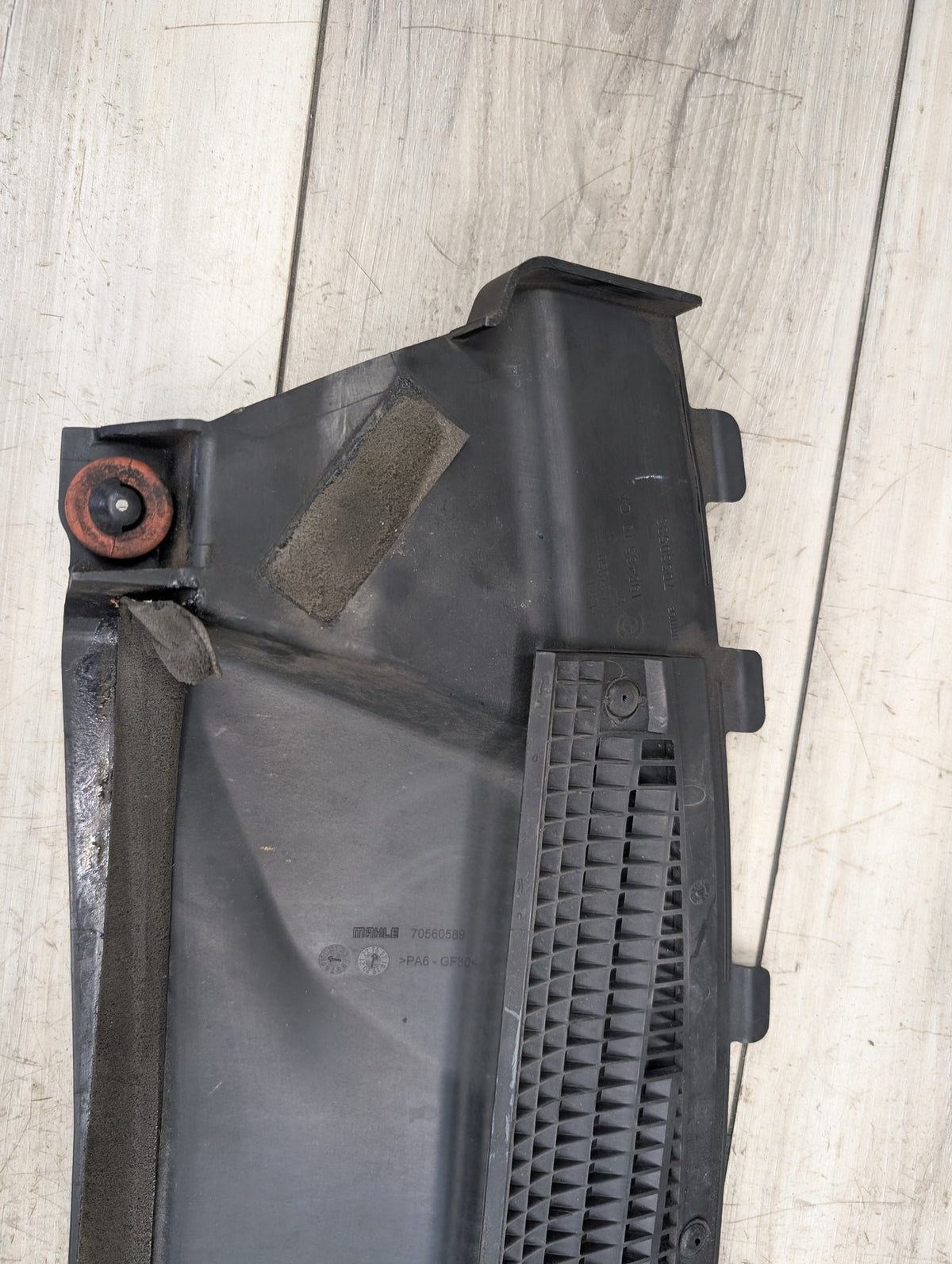2015-2016 BMW X6 F86 Radiator Support Upper Cover Panel 7637050